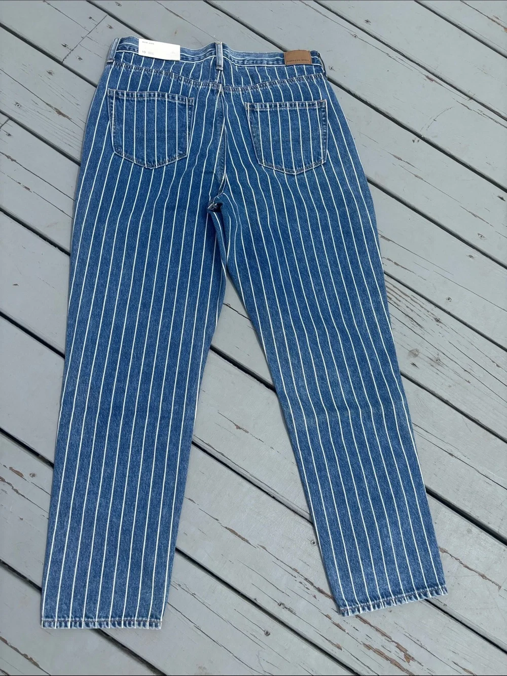 American Eagle Outfitters relaxed mom